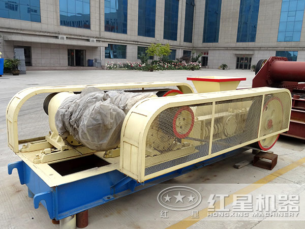 對輥制砂機(jī) 對輥制砂機(jī)