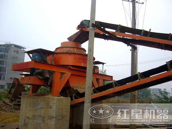 制砂機(jī)生產(chǎn)現(xiàn)場 制砂機(jī)生產(chǎn)現(xiàn)場