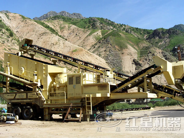 移動(dòng)式破碎站工作現(xiàn)場(chǎng) 移動(dòng)式破碎站工作現(xiàn)場(chǎng)