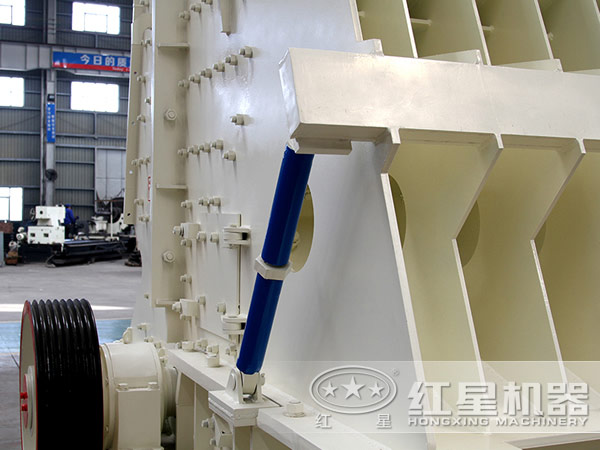 想要高產(chǎn)穩(wěn)產(chǎn)優(yōu)產(chǎn)——選擇反擊式破碎機(jī)，演繹一出破碎好戲