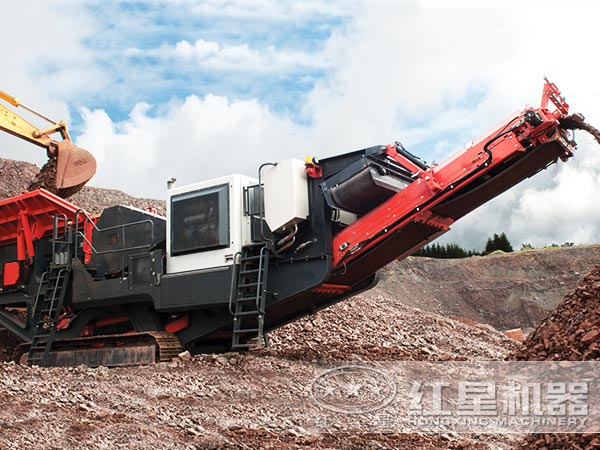 履帶式單機(jī)作業(yè)現(xiàn)場 履帶式單機(jī)作業(yè)現(xiàn)場