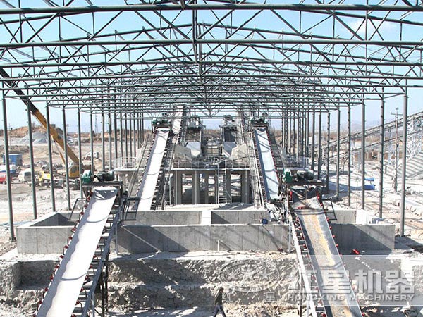 建設(shè)中的環(huán)保破碎生產(chǎn)線(xiàn) 建設(shè)中的環(huán)保破碎生產(chǎn)線(xiàn)
