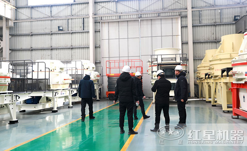 客戶來廠考察制砂機設備 客戶來廠考察制砂機設備