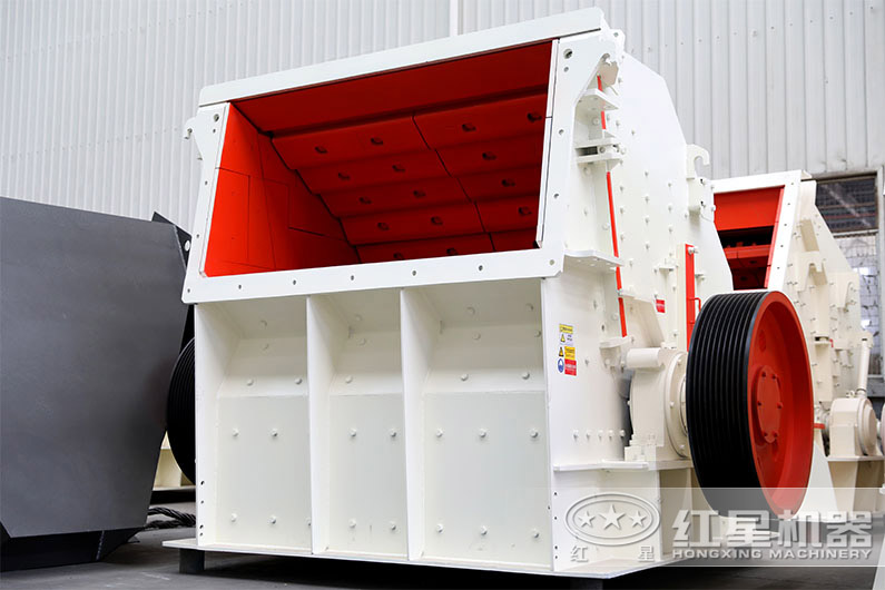 反擊式碎石機(jī)設(shè)備實(shí)拍 反擊式碎石機(jī)設(shè)備實(shí)拍