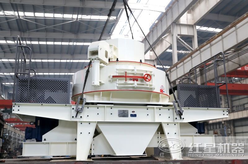 VSI制沙機(jī)吊起準(zhǔn)備裝車(chē)發(fā)貨中 VSI制沙機(jī)吊起準(zhǔn)備裝車(chē)發(fā)貨中