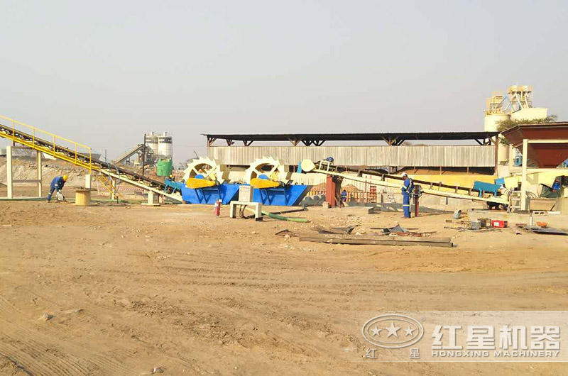 贊比亞水洗砂生產(chǎn)線搭建中 贊比亞水洗砂生產(chǎn)線搭建中