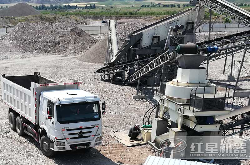 鐵礦石破碎現(xiàn)場(chǎng) 鐵礦石破碎現(xiàn)場(chǎng)