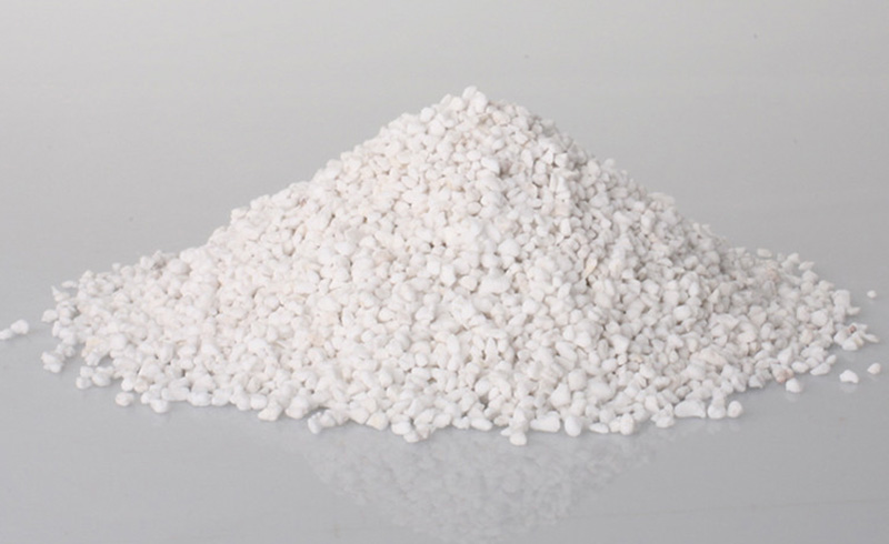 珍珠巖粉碎后有哪些用途？需要哪些設(shè)備？