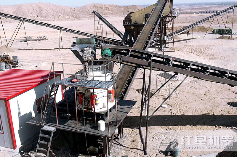 400圓錐破碎機作業(yè)現(xiàn)場實拍